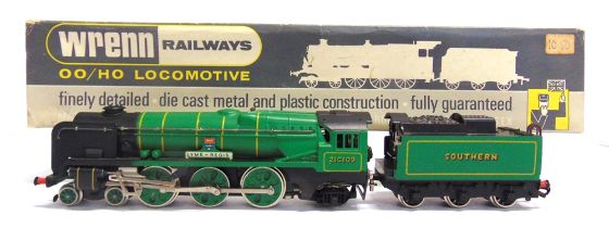 [OO GAUGE]. A WRENN NO.W2237, S.R. REBUILT WEST COUNTRY CLASS 4-6-2 TENDER LOCOMOTIVE 'LYME