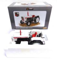 A 1/16 SCALE UNIVERSAL HOBBIES DAVID BROWN 995 (1972) off-white and dark brown, mint or near mint,
