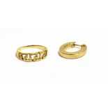 18CT GOLD RING & 9CT EARRING Greek key design to front of ring, stamped 18ct, ring size K. Weight