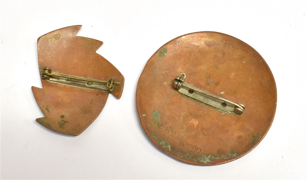 JOHN LEMAN ENAMEL BROOCHES CIRCA 1970 Two copper and enamel brooches by renowned Scottish designer - Image 2 of 2