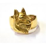 18CT GOLD ALSATIAN DOG RING 18ct gold with an embossed Alsatian dogs head to the front on a plain