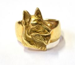 18CT GOLD ALSATIAN DOG RING 18ct gold with an embossed Alsatian dogs head to the front on a plain