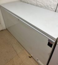 LARGE CHEST FREEZER