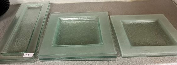 QUANTITY OF GLASS