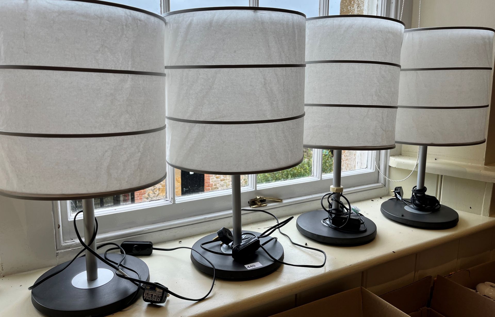 QUANTITY OF LAMPS AND SHADES