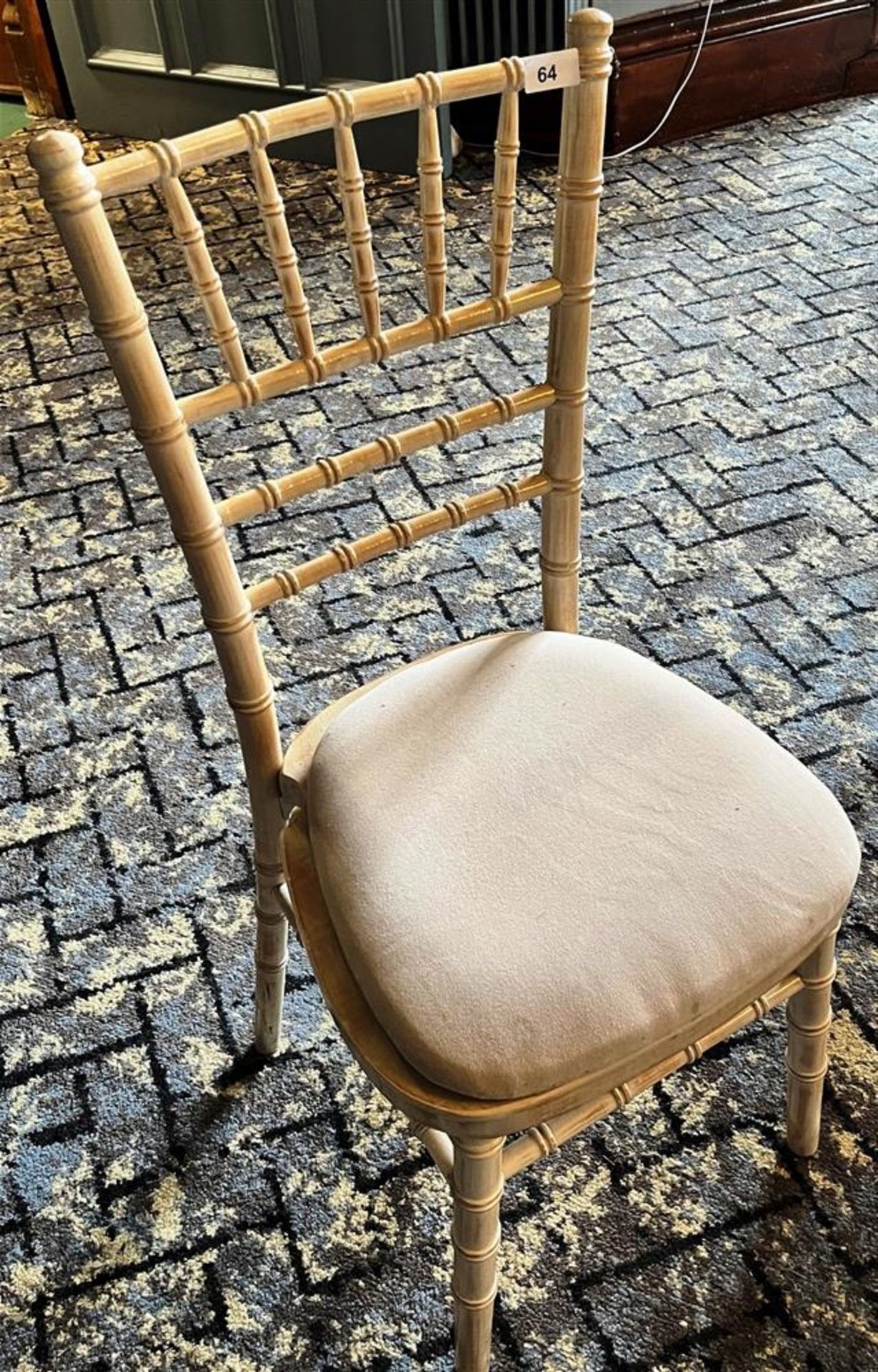 A QUANTITY OF WHITE STACKING CHAIRS - Image 2 of 4