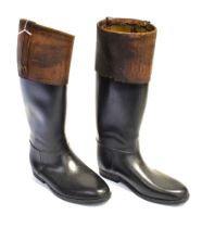 A PAIR OF 'HARRY HALL' TOPPED RUBBER RIDING BOOTS size 8 1/2 / 9; a pair of boot pulls; a brass