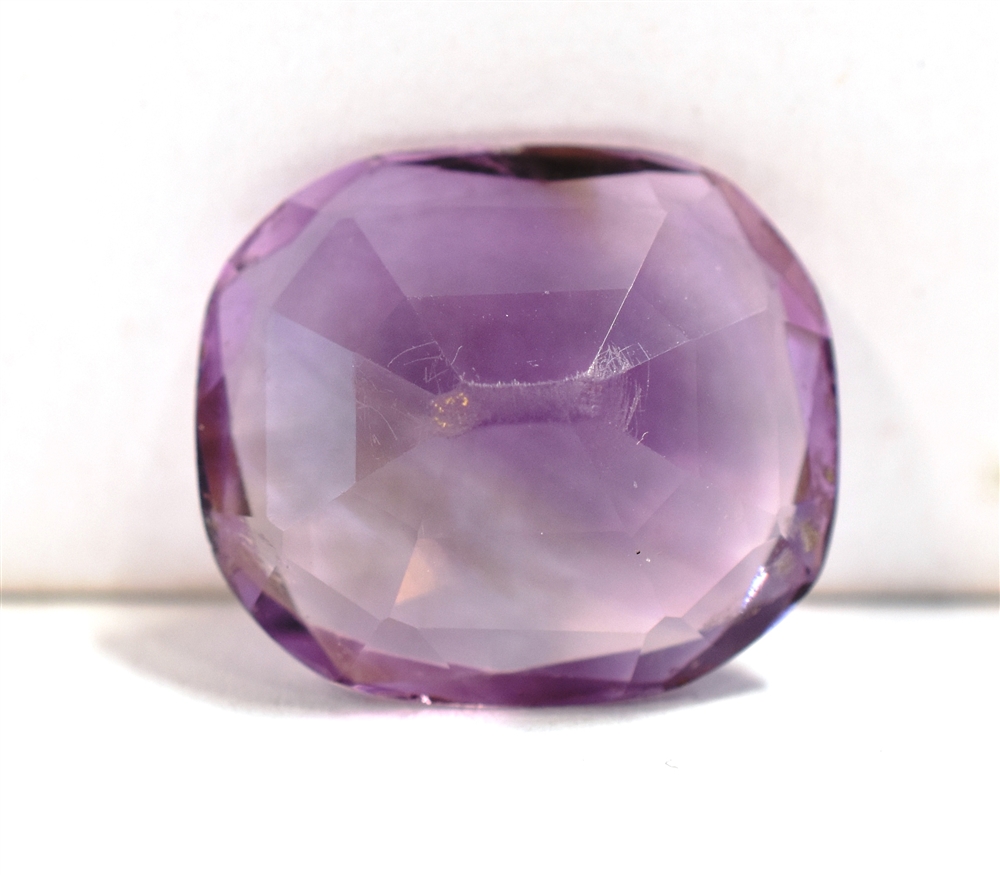 LOOSE CUSHION CUT AMETHYST STONE Approx measurements 18.2mm long x 16.2mm wide x 8.2mm deep, - Bild 2 aus 2