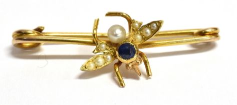 15CT GOLD GEM SET BEE BROOCH 3cm long, tests as 15ct gold, depicting a bee with half seed pearl