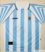 Gabriel Batistuta autographed Argentina blue and white short-sleeved jersey