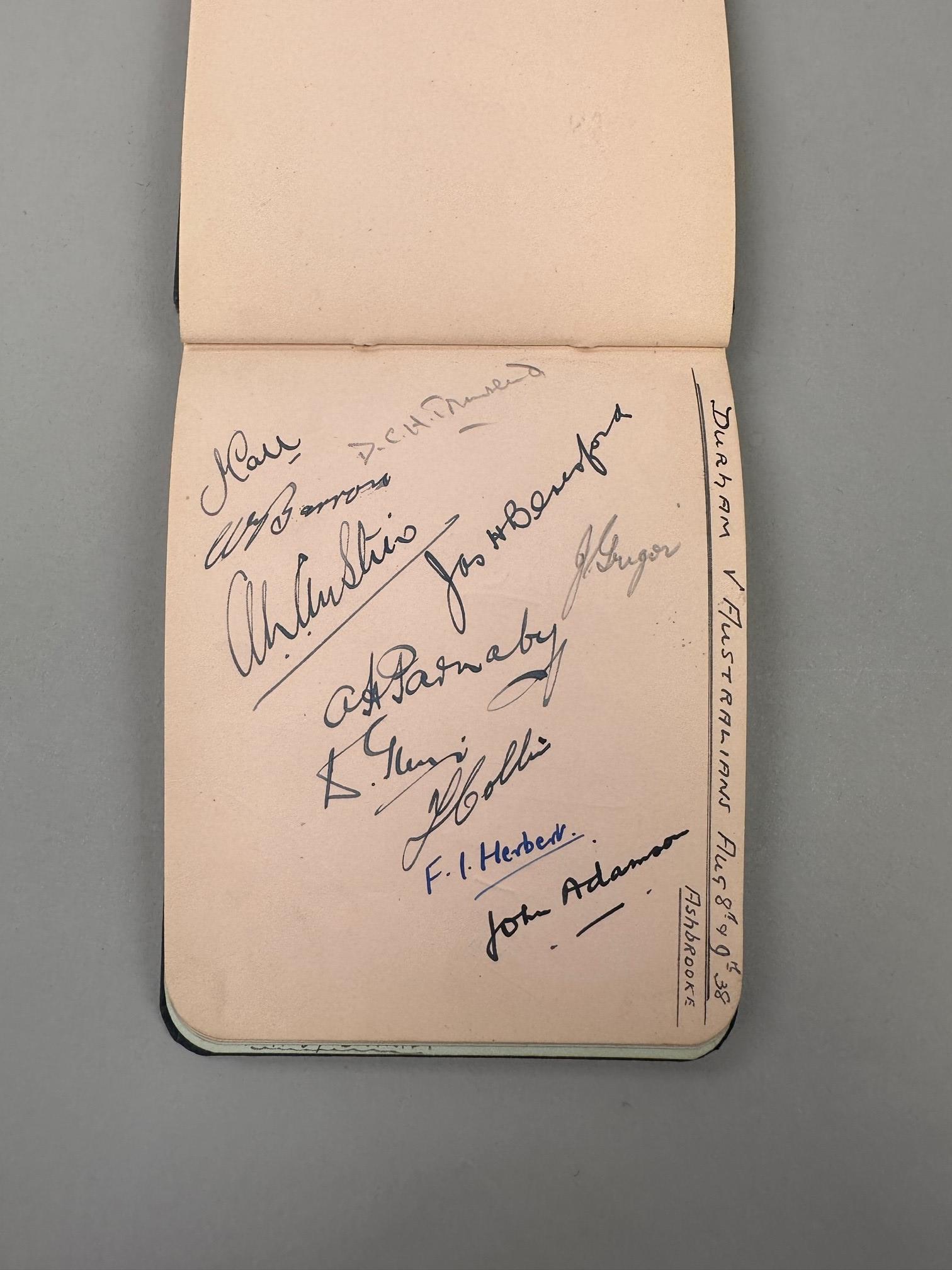 An interesting and extensive autograph album containing team autographs from the 1930s - Image 17 of 19