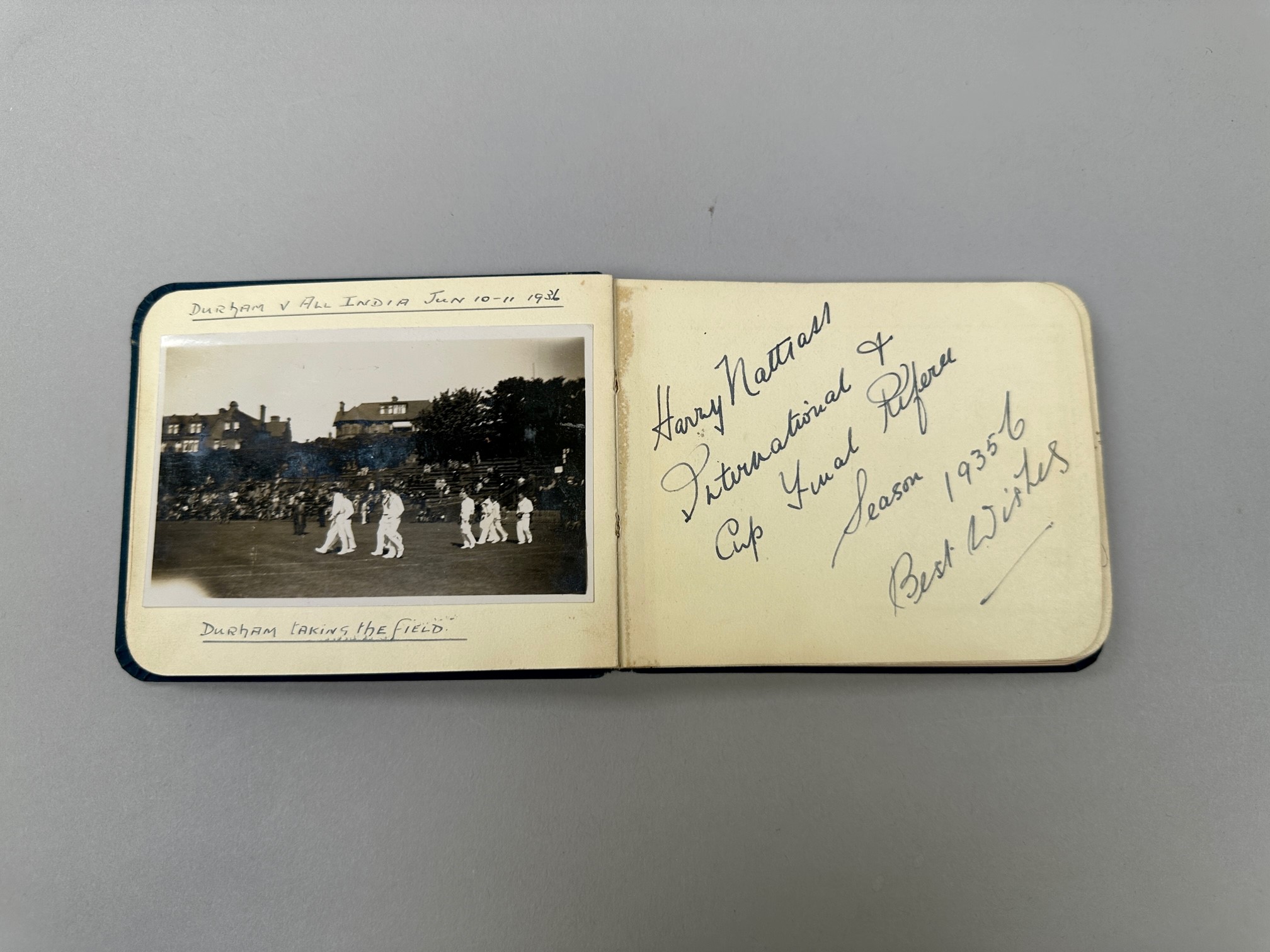 An interesting and extensive autograph album containing team autographs from the 1930s - Image 5 of 19