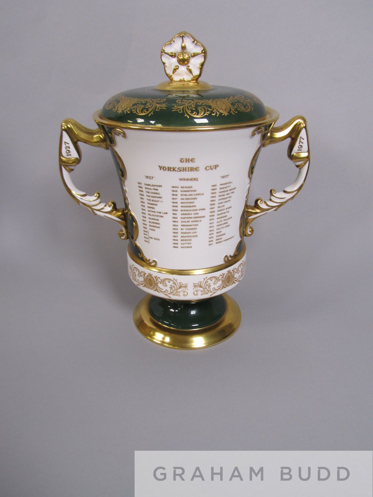 Horse Racing: Aynsley twin handled cup and cover for the Golden Jubilee of the Revival of the Yorksh - Image 2 of 2