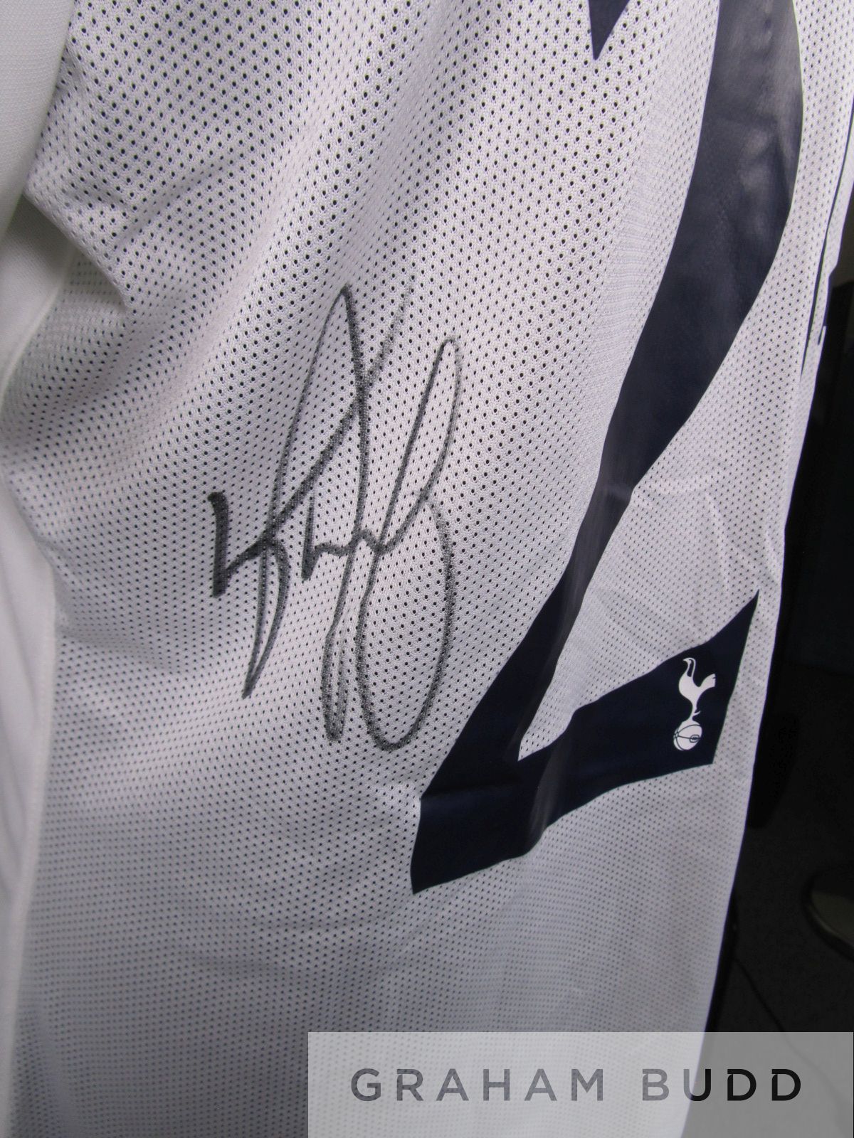 Ledley King signed Tottenham Hotspur no.26 shirt Spurs Charity XI vs Celebrity Invitational XI, 2023 - Image 3 of 3