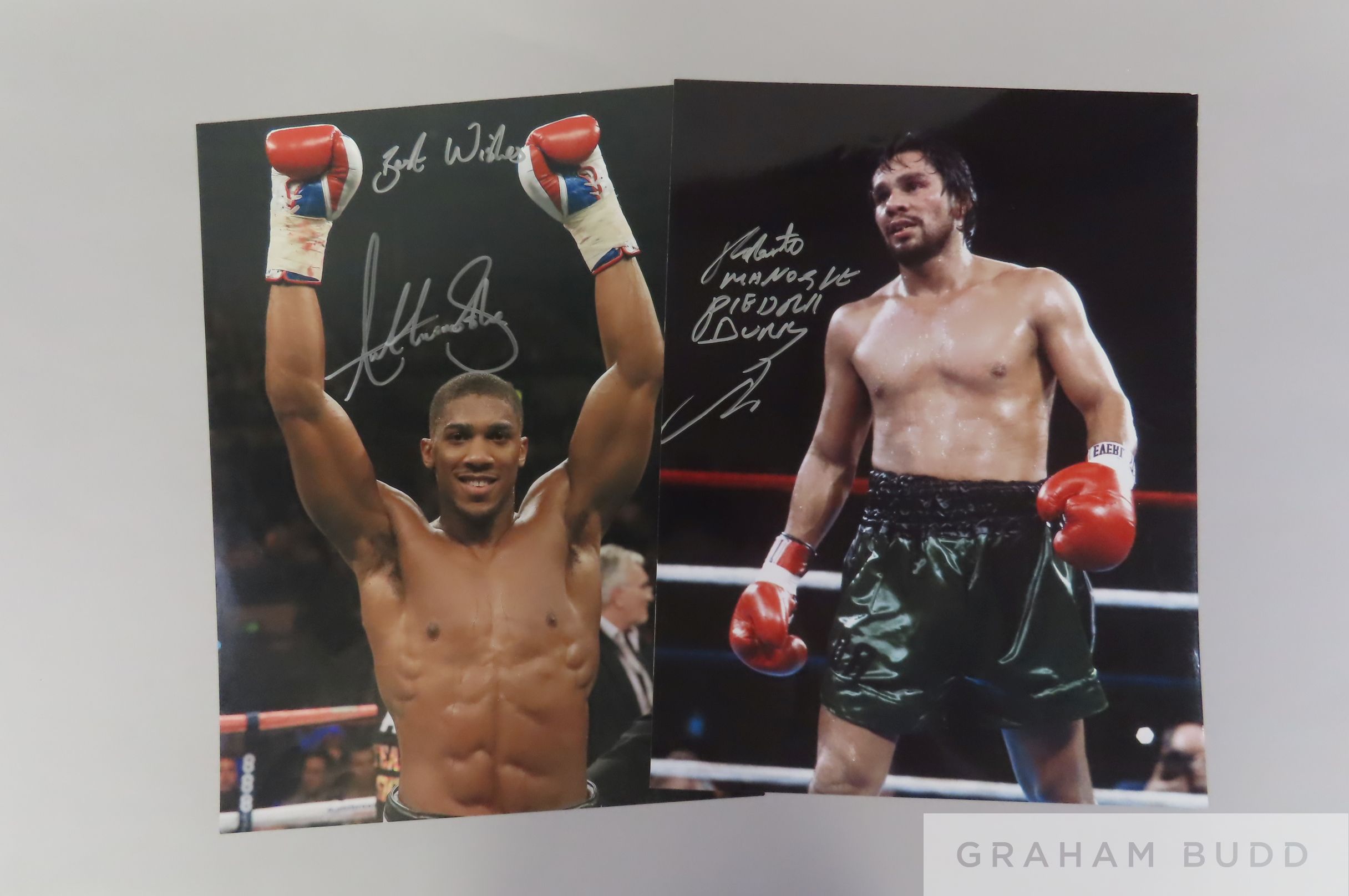 Superb collection of high quality autographed boxing photographs, - Image 2 of 3