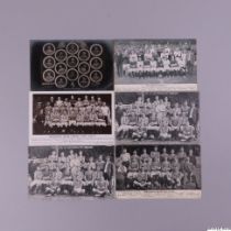 Good collection of nine Manchester United team-group postcards