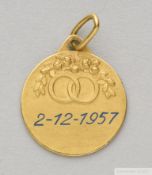 A .750 gold & enamel medal from the Ottorino Barassi Collection, the obverse with joined rings below