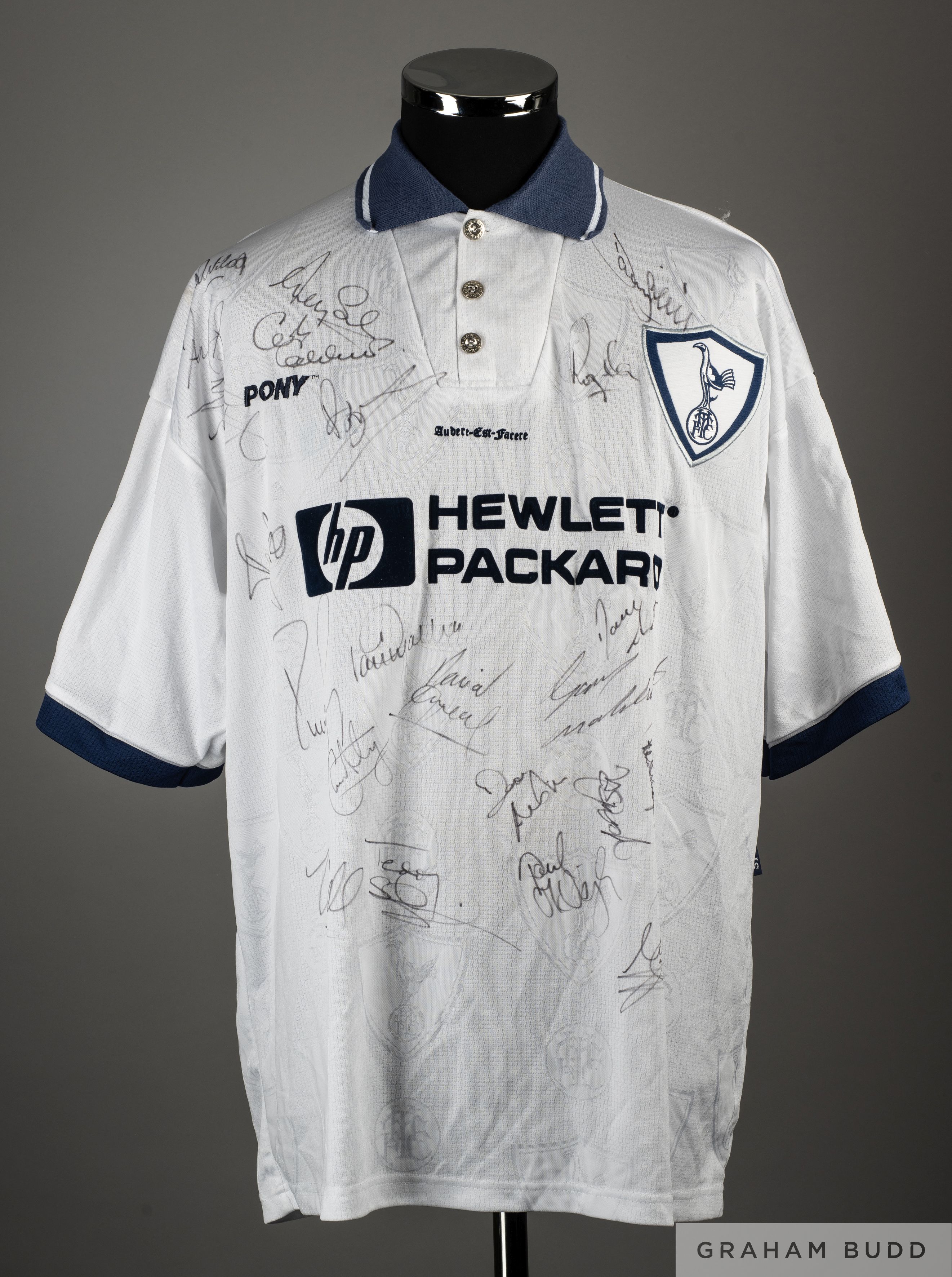 Kevin Scott white and blue No.19 Tottenham Hotspur short-sleeved shirt, 1995-96