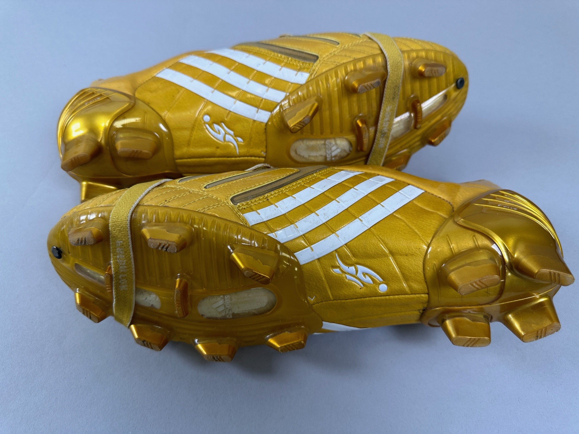 David Beckham pair of gold Adidas 2008 Predator football boots - Image 5 of 6