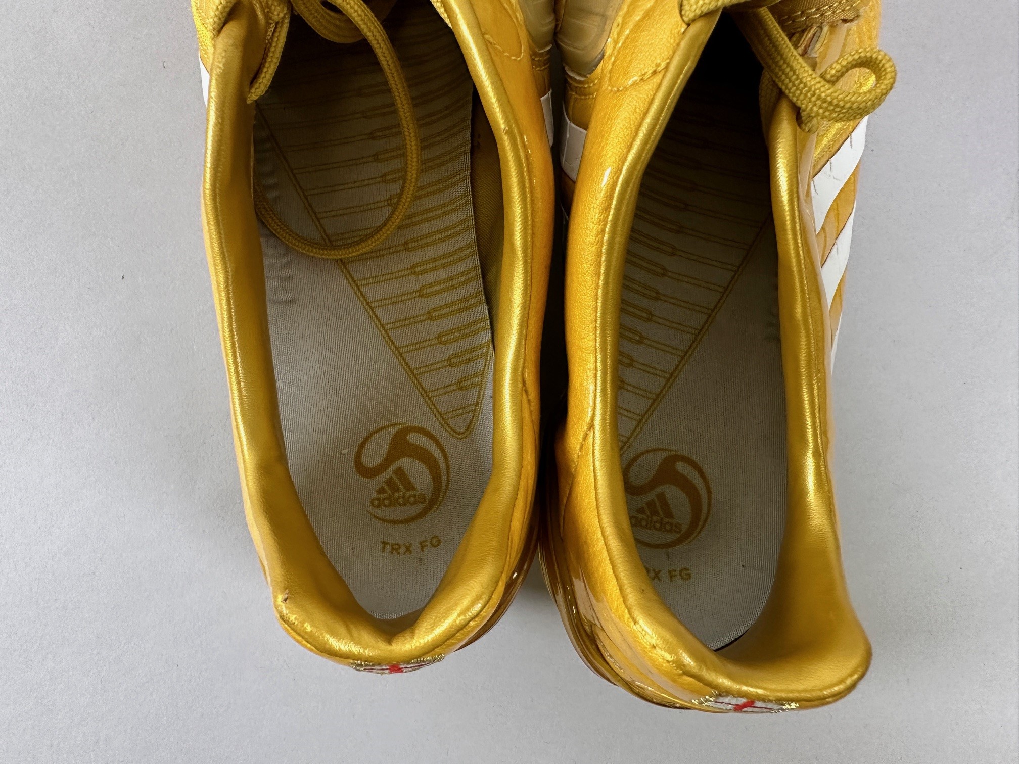 David Beckham pair of gold Adidas 2008 Predator football boots - Image 6 of 6