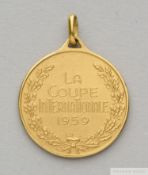 .750 gold & enamel medal presented to Ottorino Baressi on the occasion of 1959 Mitropa Cup, the