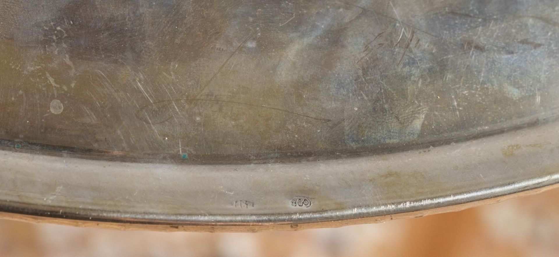 Piatto da portata circolare in argento, Italia, XX secolo. Superficie liscia, bordo San Marco, reca - Bild 2 aus 2