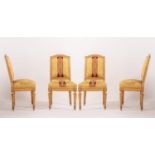 Quattro sedie in legno intagliato e dorato, Nord Italia, inizi del XX secolo.Schienale leggermente