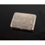Porta-sigarette rettangolare in argento, XX secolo.Superficie liscia, coperchio decorato in