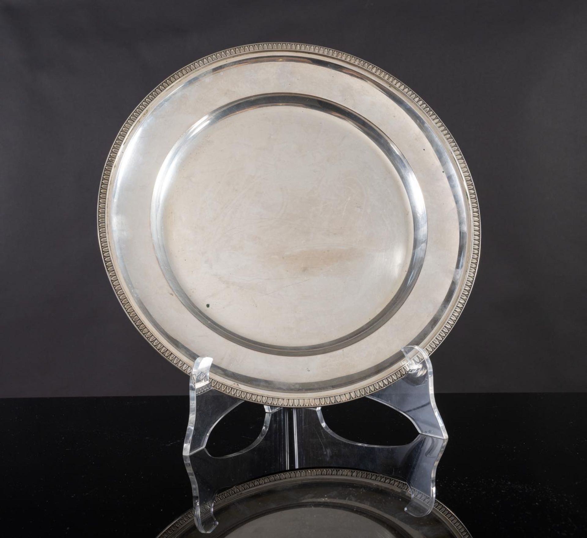 Fratelli Zaramella Argentieri, Grande piatto da portata circolare in argento, Padova, XX