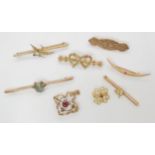 A collection of 9ct gold and yellow metal vintage brooches, weight all together 17.5gms Condition