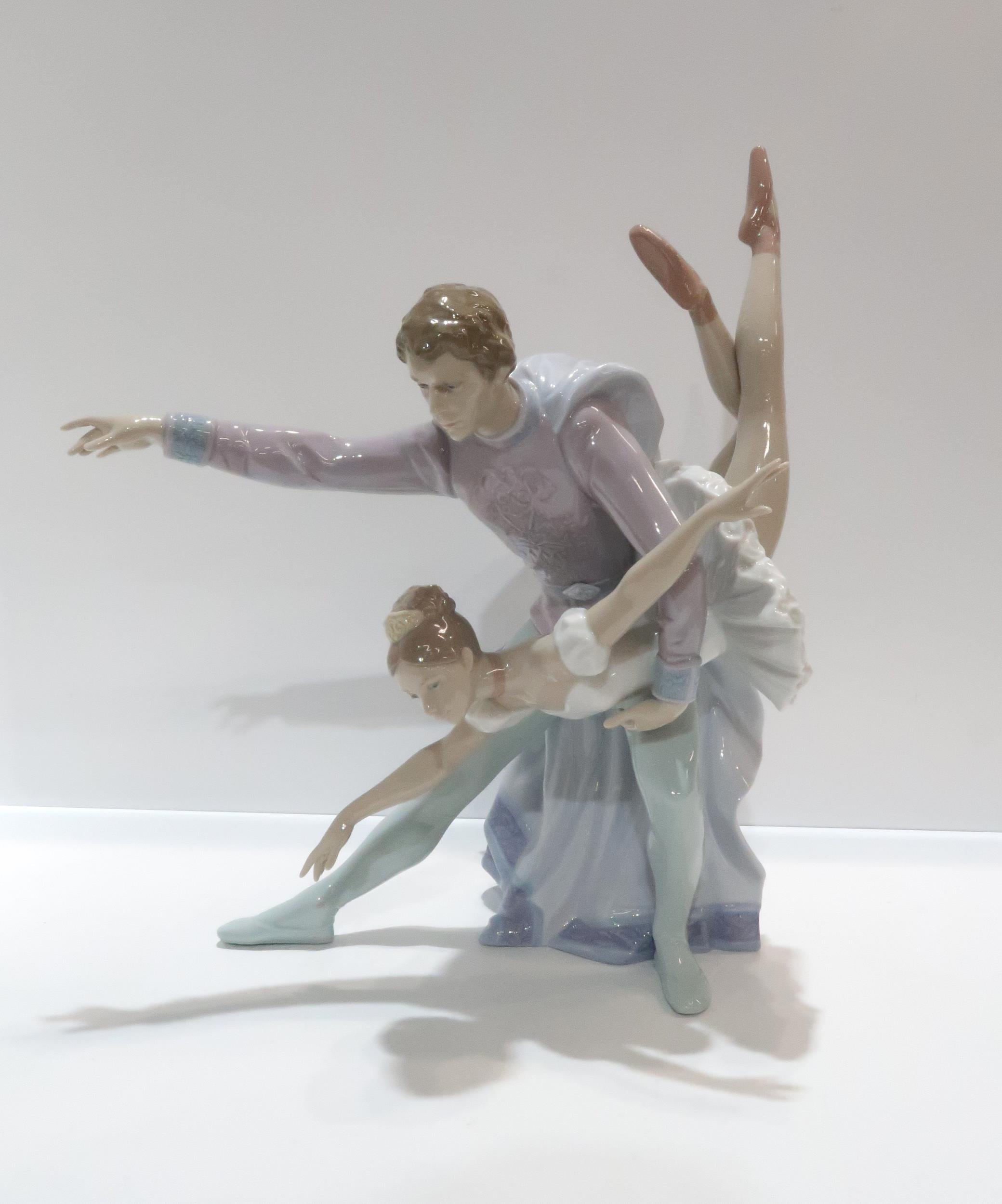 A large Lladro figure group of two ballet dancers, Pas de Daux, designed by Jose Luis Alvaerz, model
