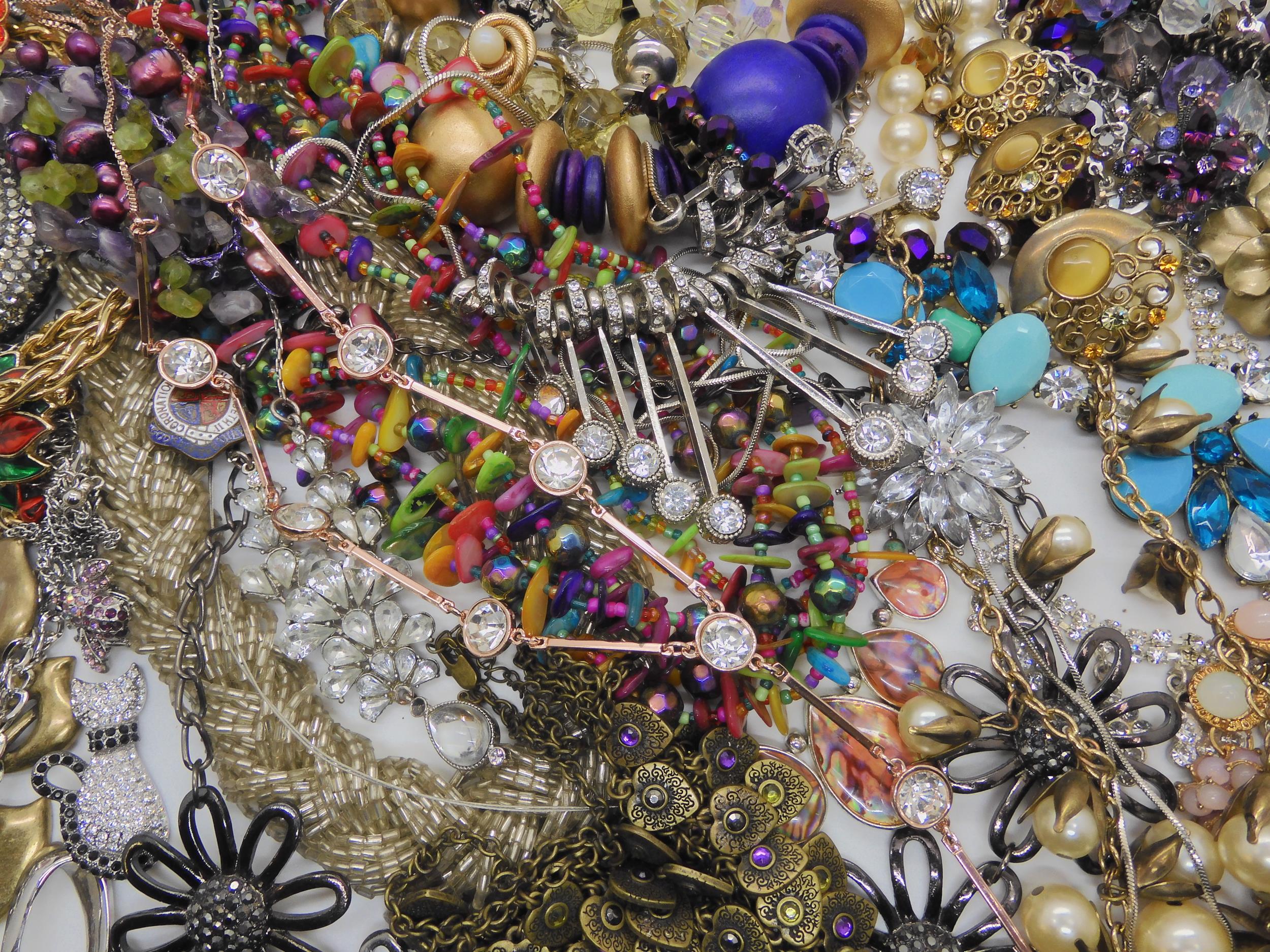 A large collection of good quality, mainly modern, statement costume jewellery to include items by - Image 7 of 8