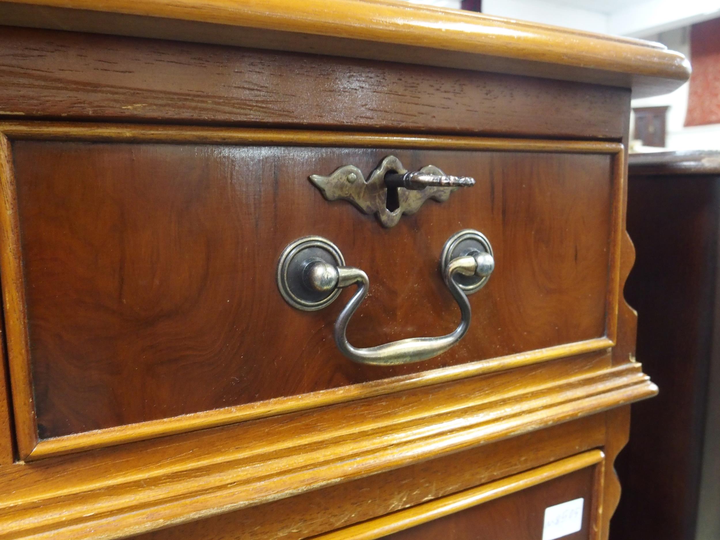 A 20th century mahogany twin pedestal writing desk with green writing skiver over central long - Image 4 of 8