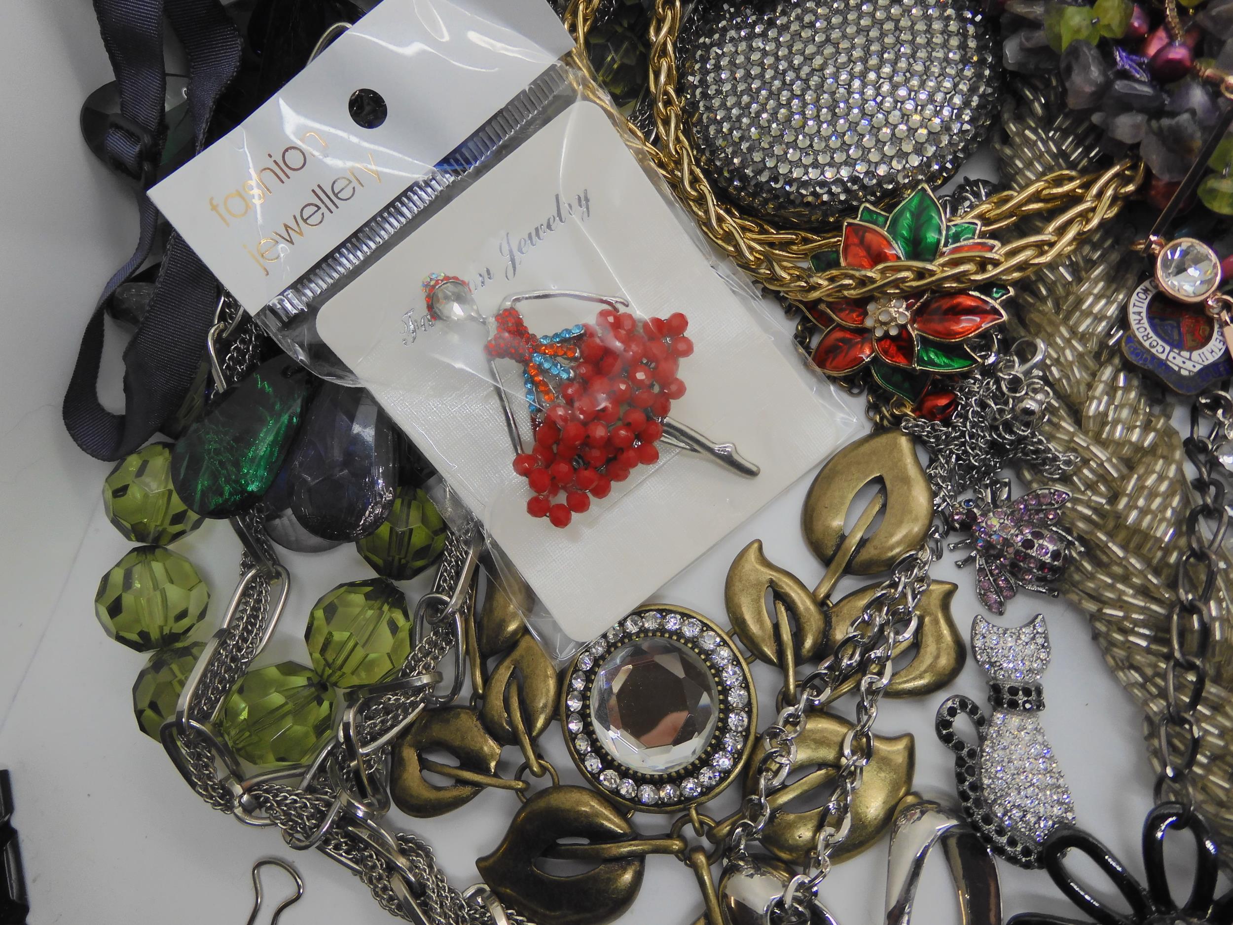 A large collection of good quality, mainly modern, statement costume jewellery to include items by - Image 3 of 8