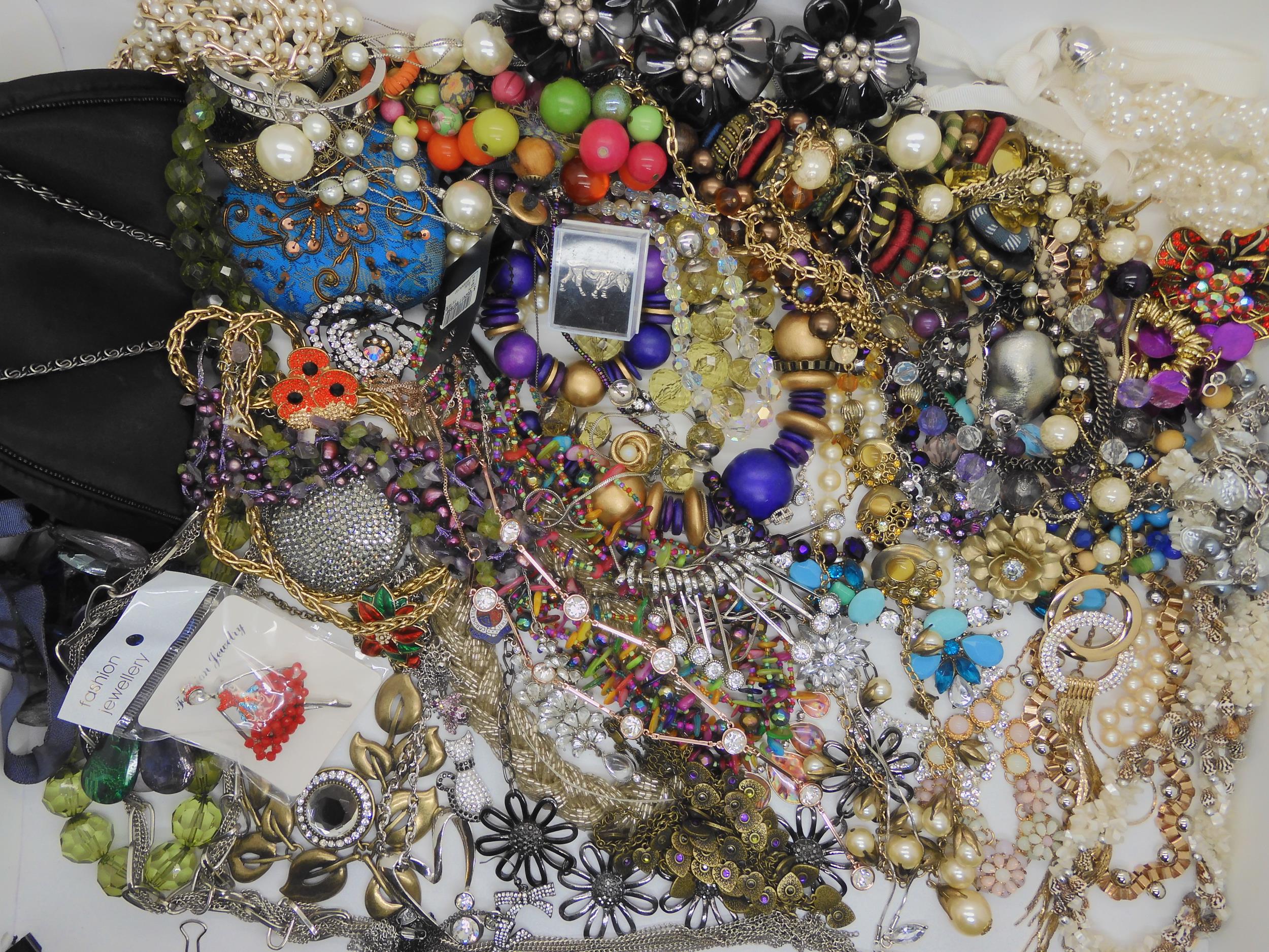 A large collection of good quality, mainly modern, statement costume jewellery to include items by - Image 2 of 8