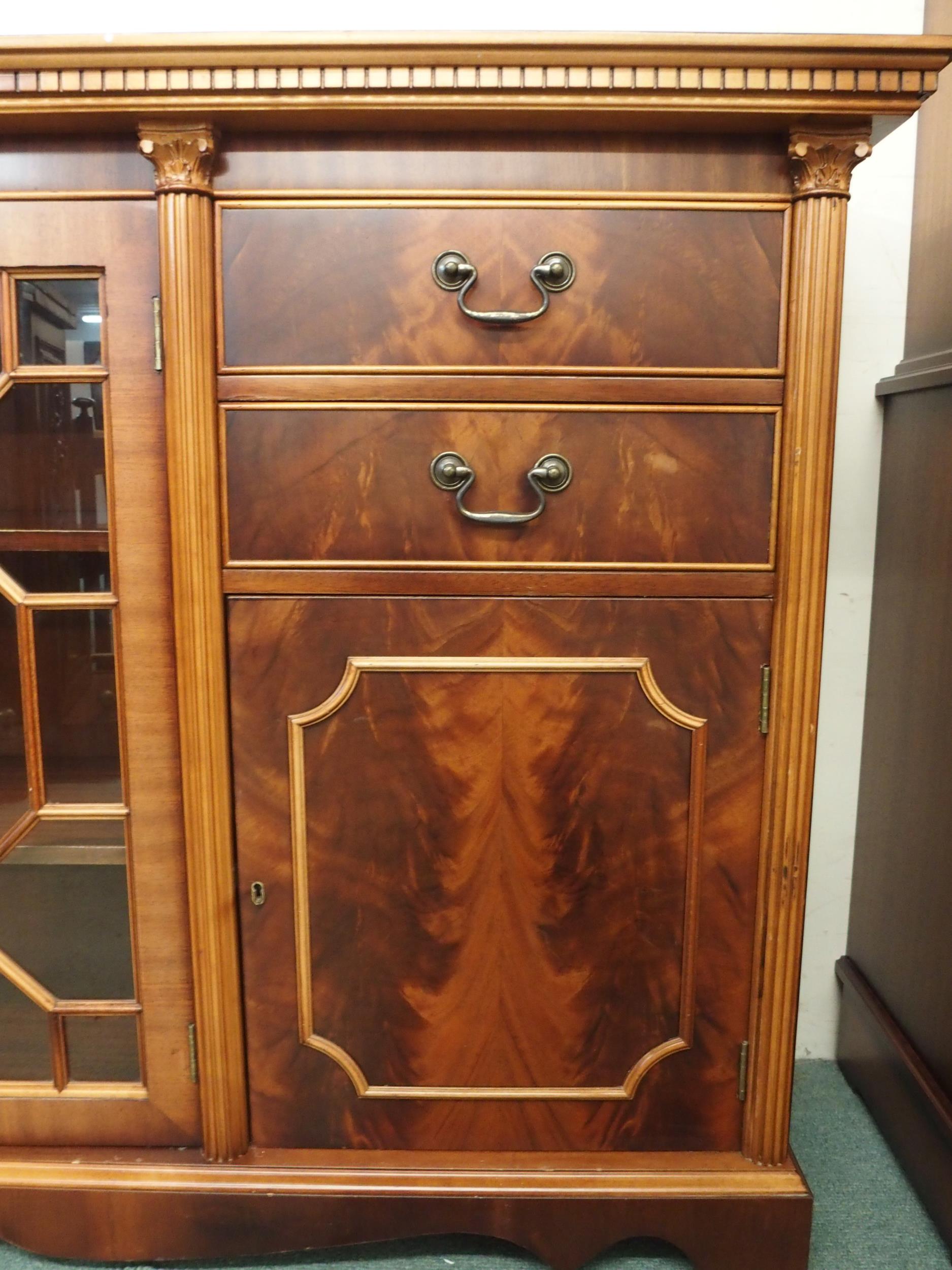 A 20th century mahogany reproduction astragal glazed bookcase, 96cm high x 148cm wide x 38cm deep - Image 2 of 5