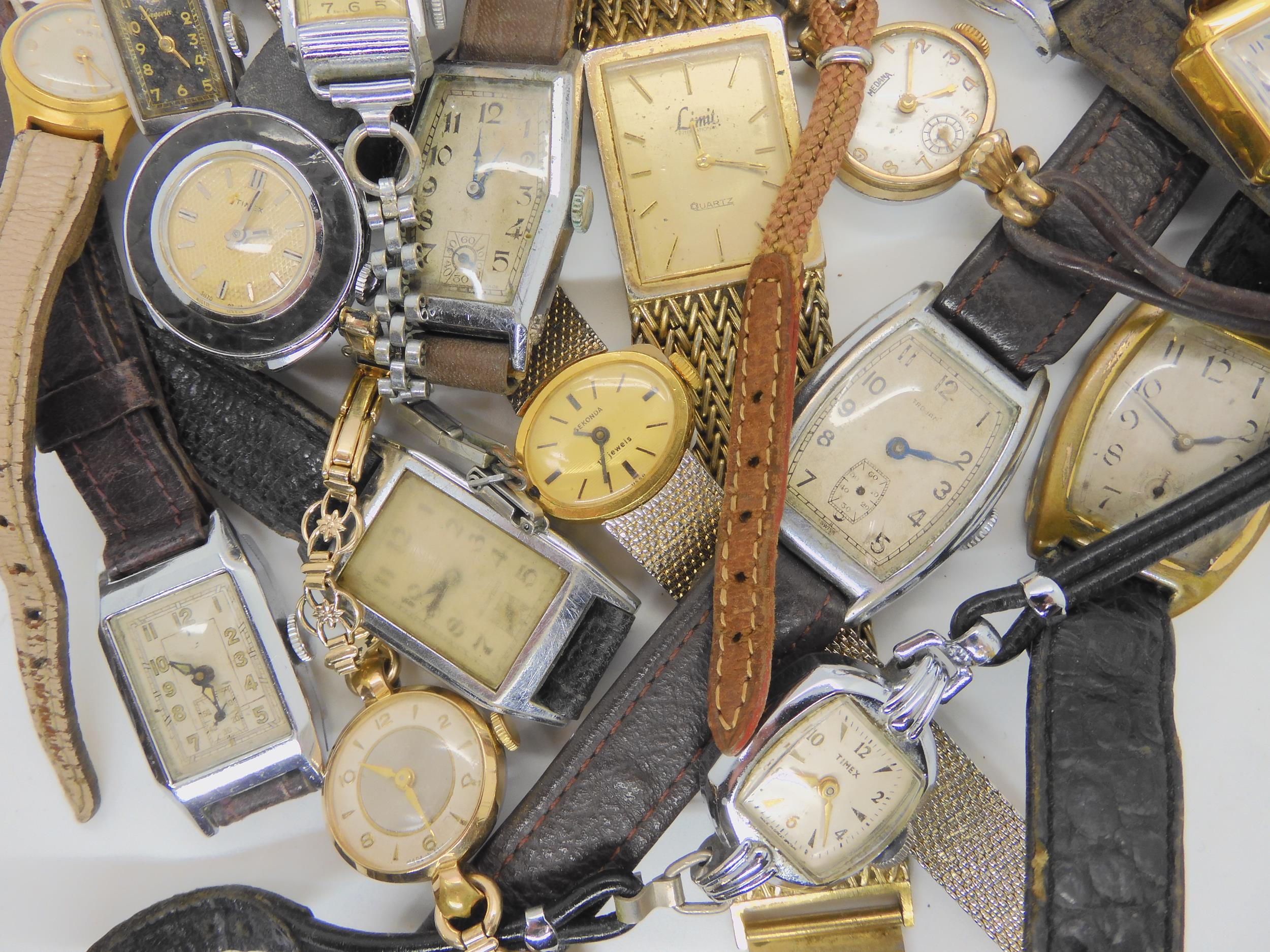 A collection of vintage ladies wristwatches to include Sabrina, Siegevin, Oris and Services Etc - Image 3 of 5