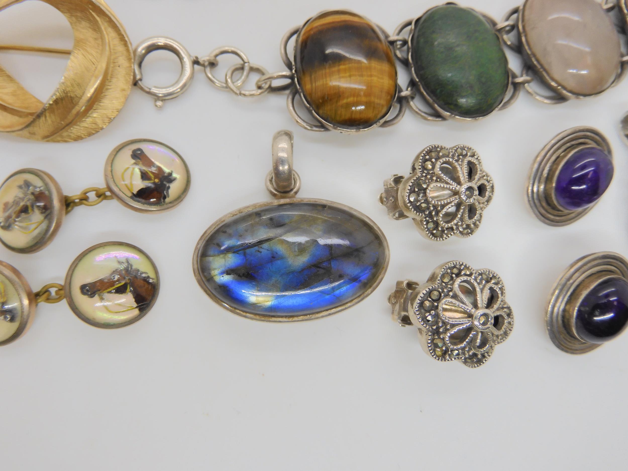 A South African silver bracelet set with specimen gemstones, a Sarah Coventry brooch and other items - Image 4 of 5