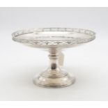 A silver tazza, with an openwork border, by Docker & Burn Ltd, Birmingham 1925, 314gms Condition