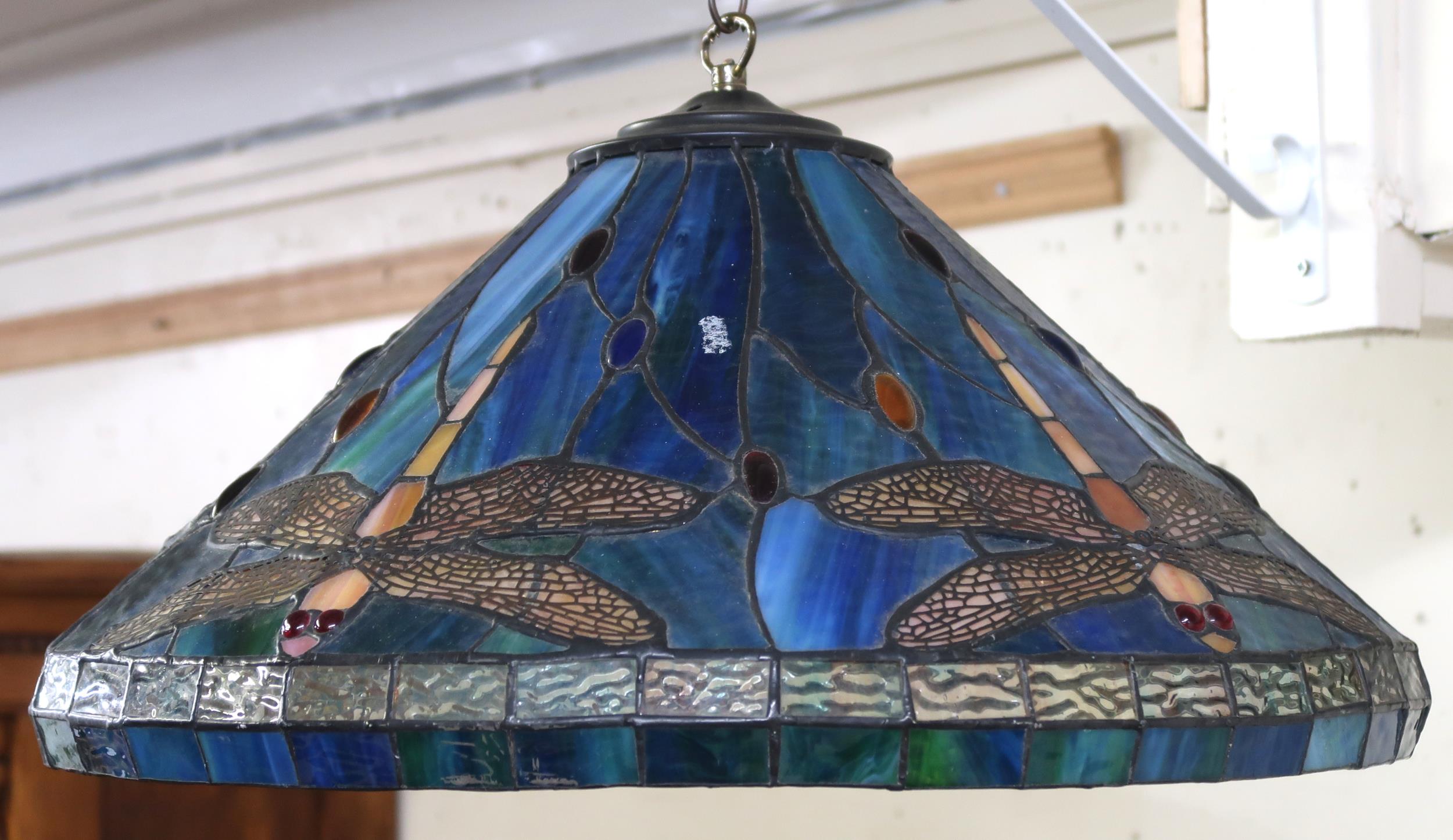 A 20th century Tiffany style stained leaded glass ceiling shade with dragonfly design, 53cm diameter - Image 5 of 6
