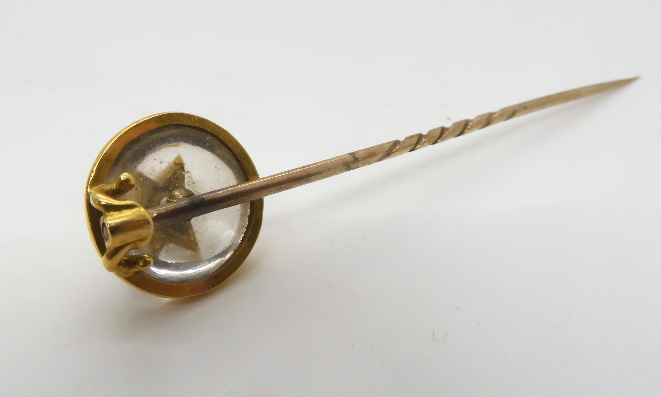 A bright yellow metal mounted, rock crystal and turquoise topped tie pin, weight 4.3gms Condition - Image 3 of 3