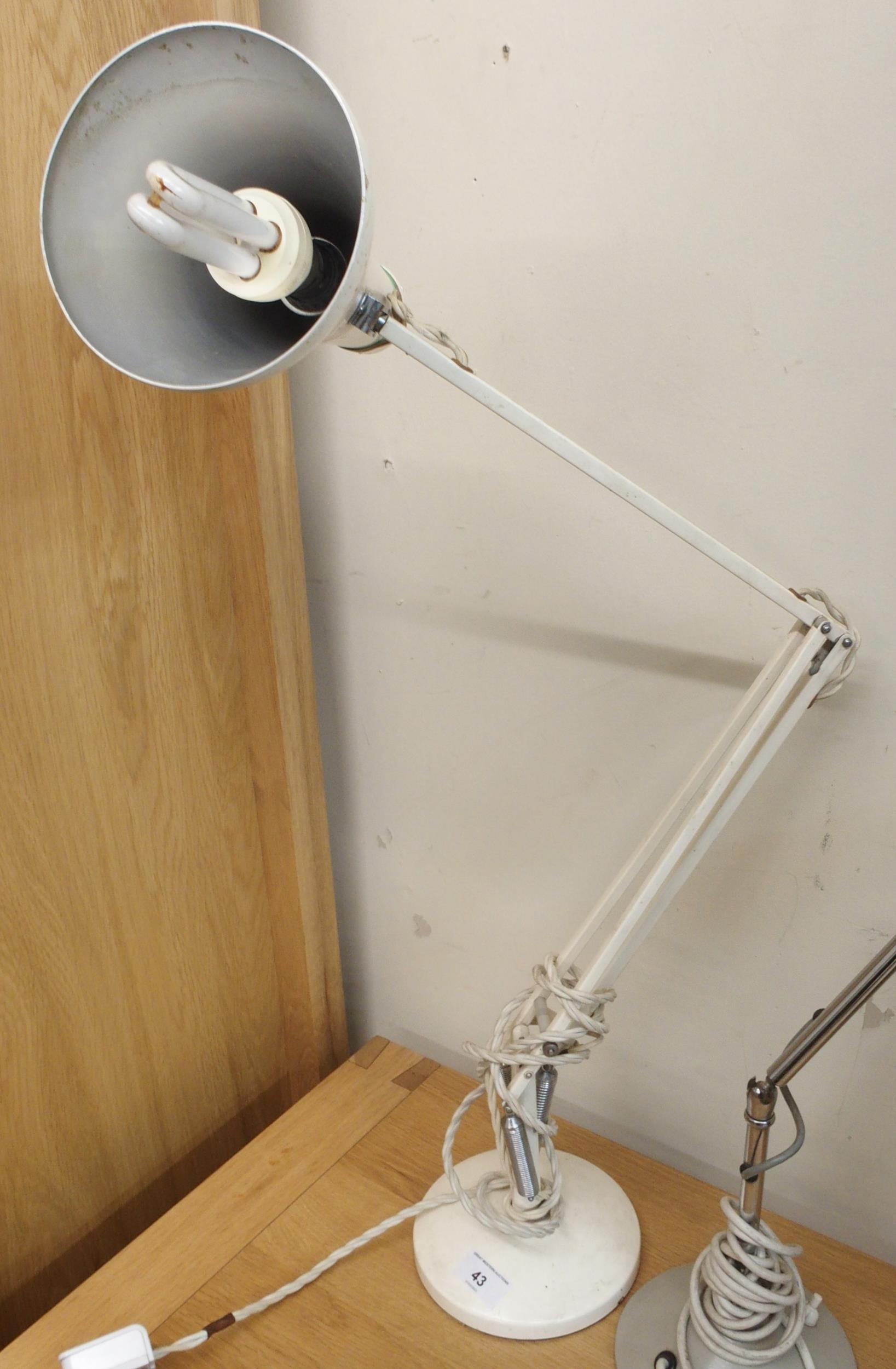 A mid 20th century "Anglepoise" desk lamp, a smaller adjustable desk lamp and a wall mounted - Image 5 of 5