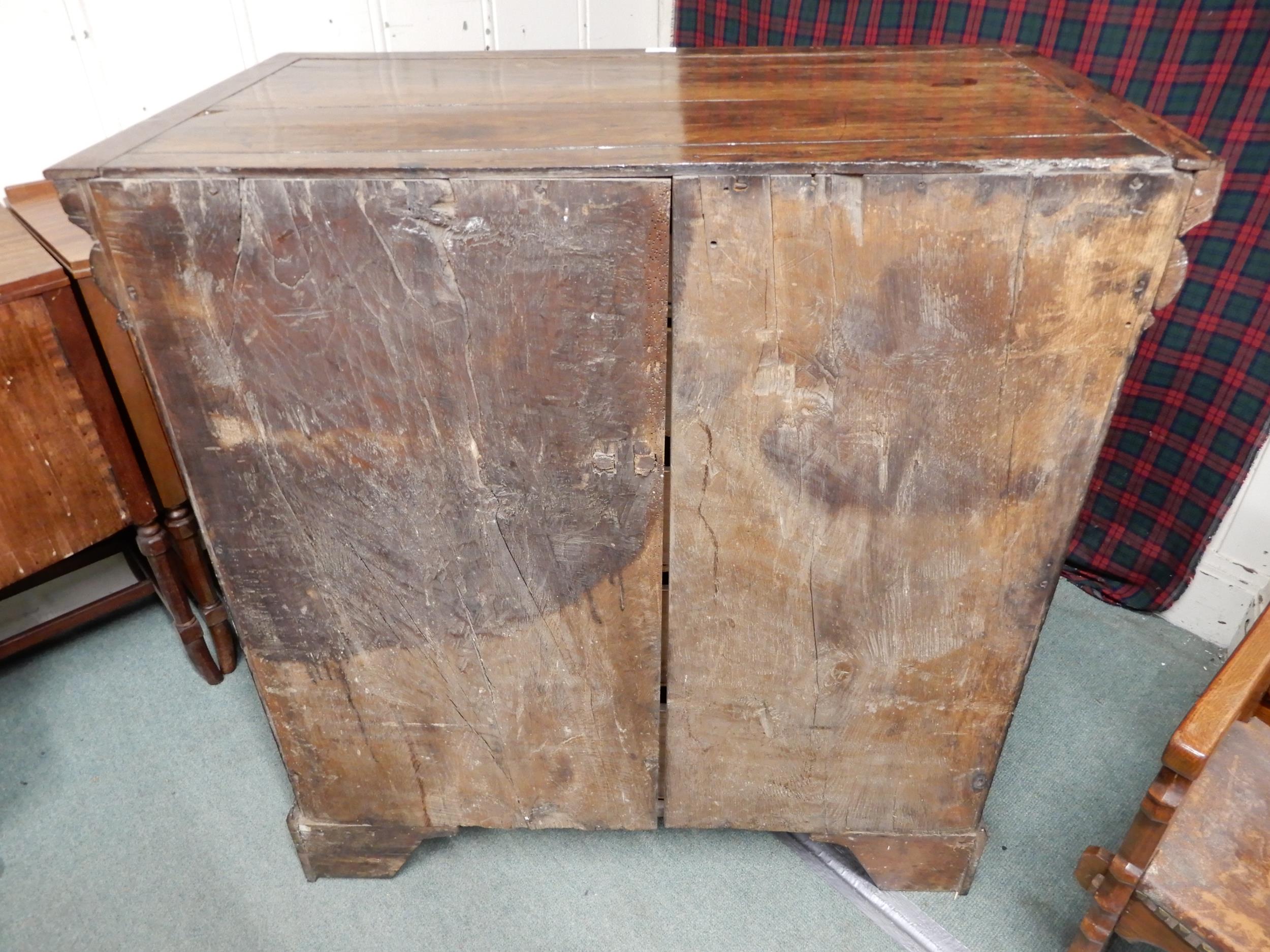 An 18th century ash two short over three long chest of drawers with additional frieze drawer to - Image 8 of 8