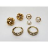 Two 9ct gold Celtic knotwork rings both size N1/2, large knot earrings, and a mabe pearl pair,