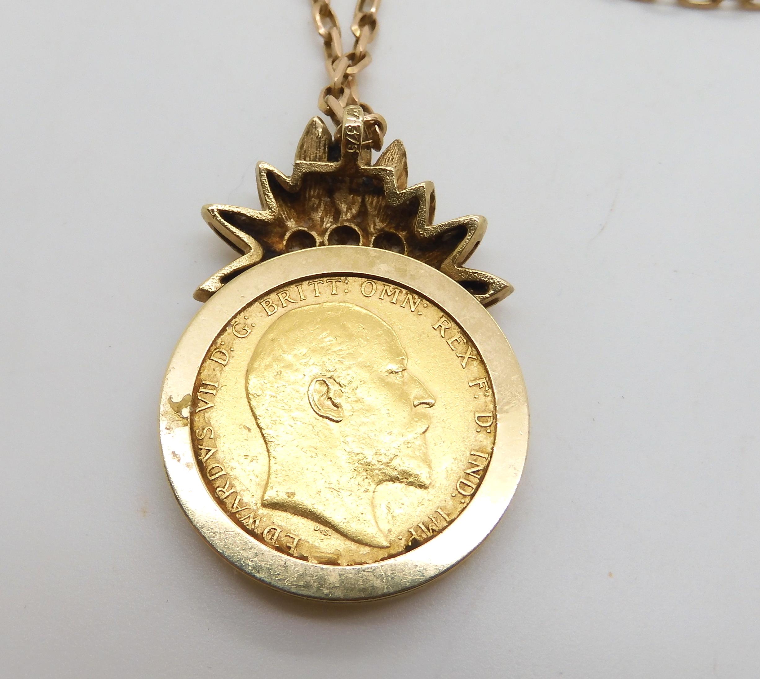 A 1908 full gold sovereign in an unusual 9ct gold leaf pattern pendant mount with a 9ct gold - Image 3 of 4