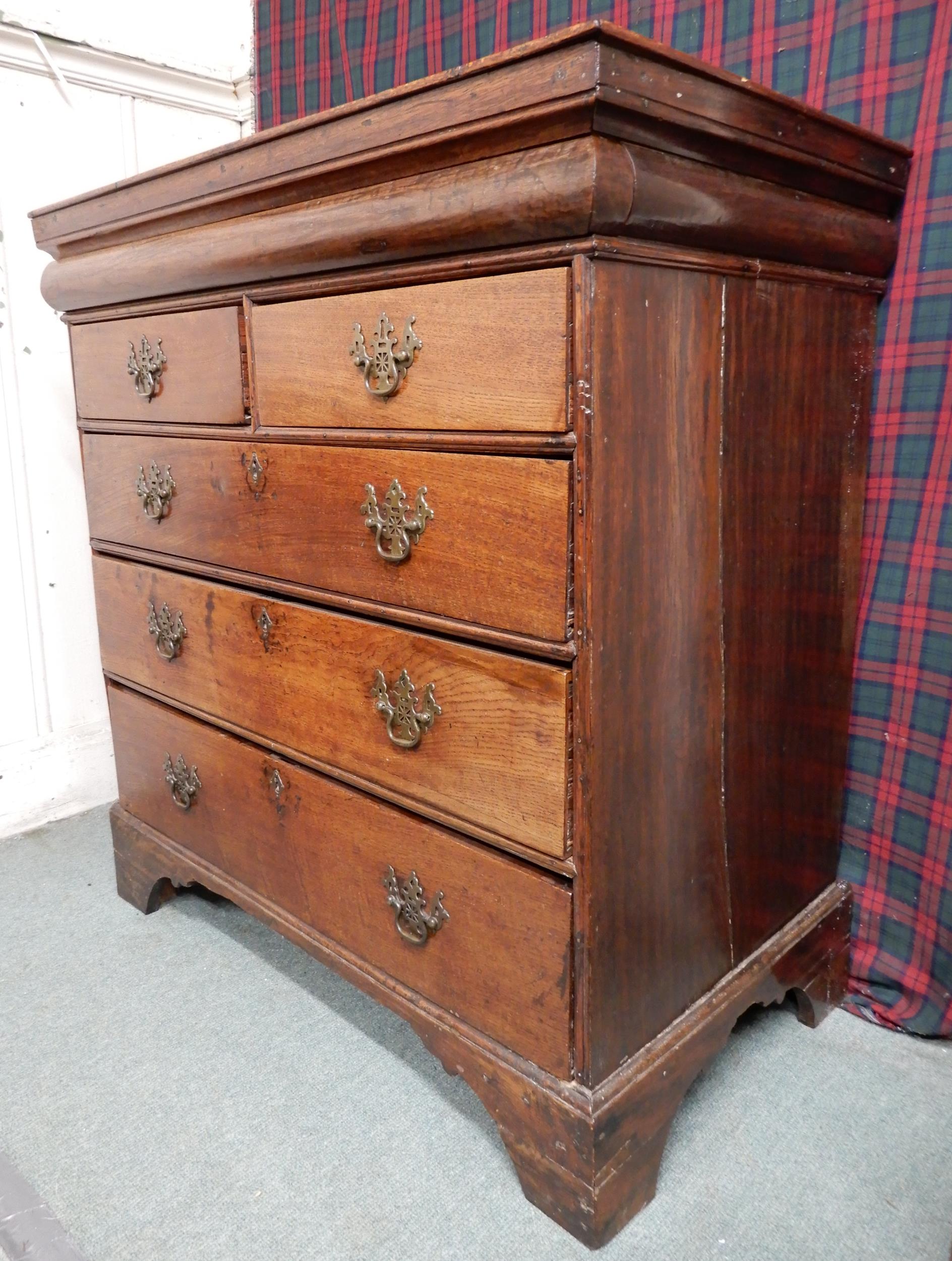 An 18th century ash two short over three long chest of drawers with additional frieze drawer to - Image 3 of 8