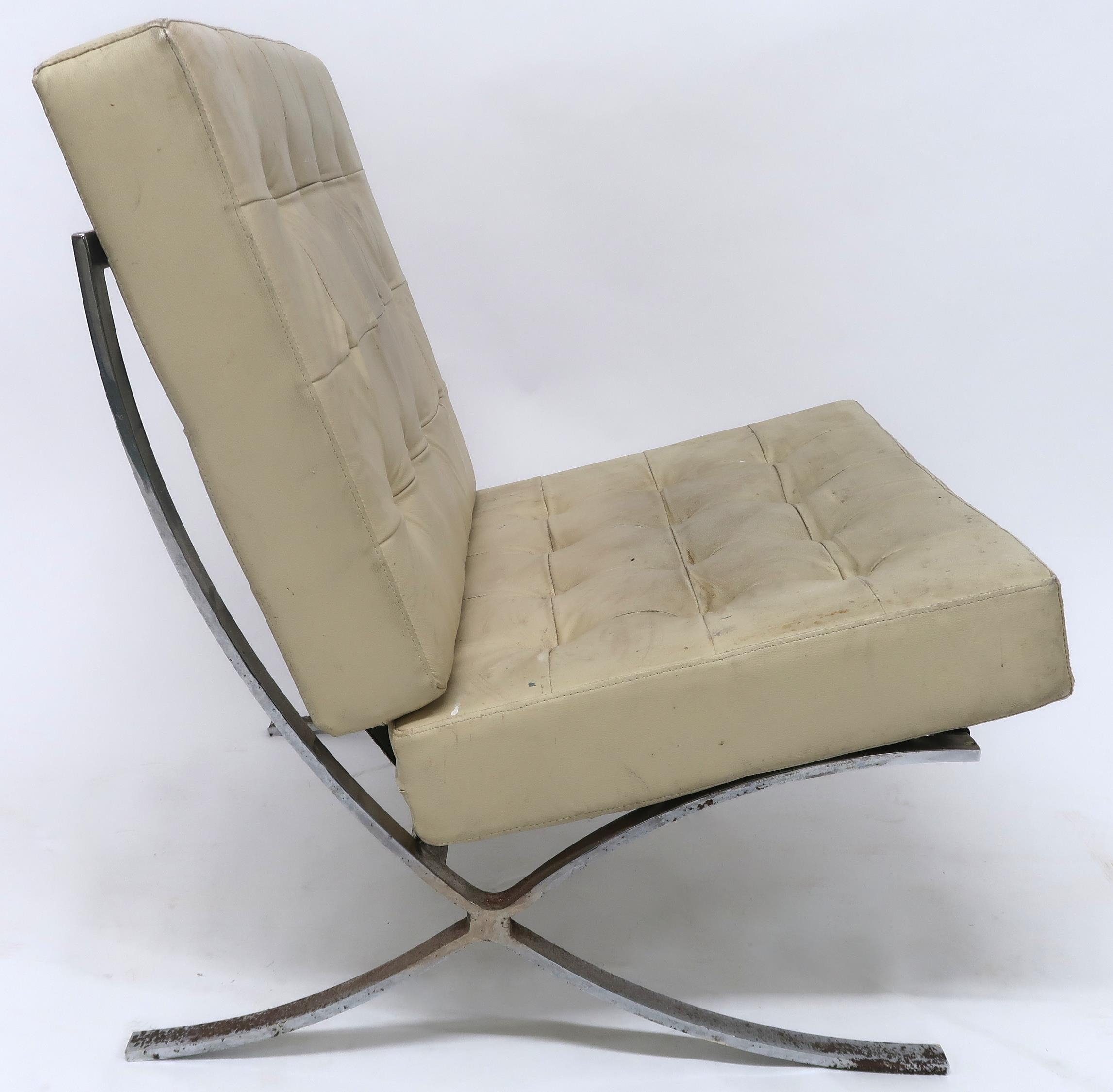A 20TH CENTURY AFTER LUDWIG MIES VAN DER ROHE "BARCELONA" CHAIR with cream vinyl button back - Image 2 of 7
