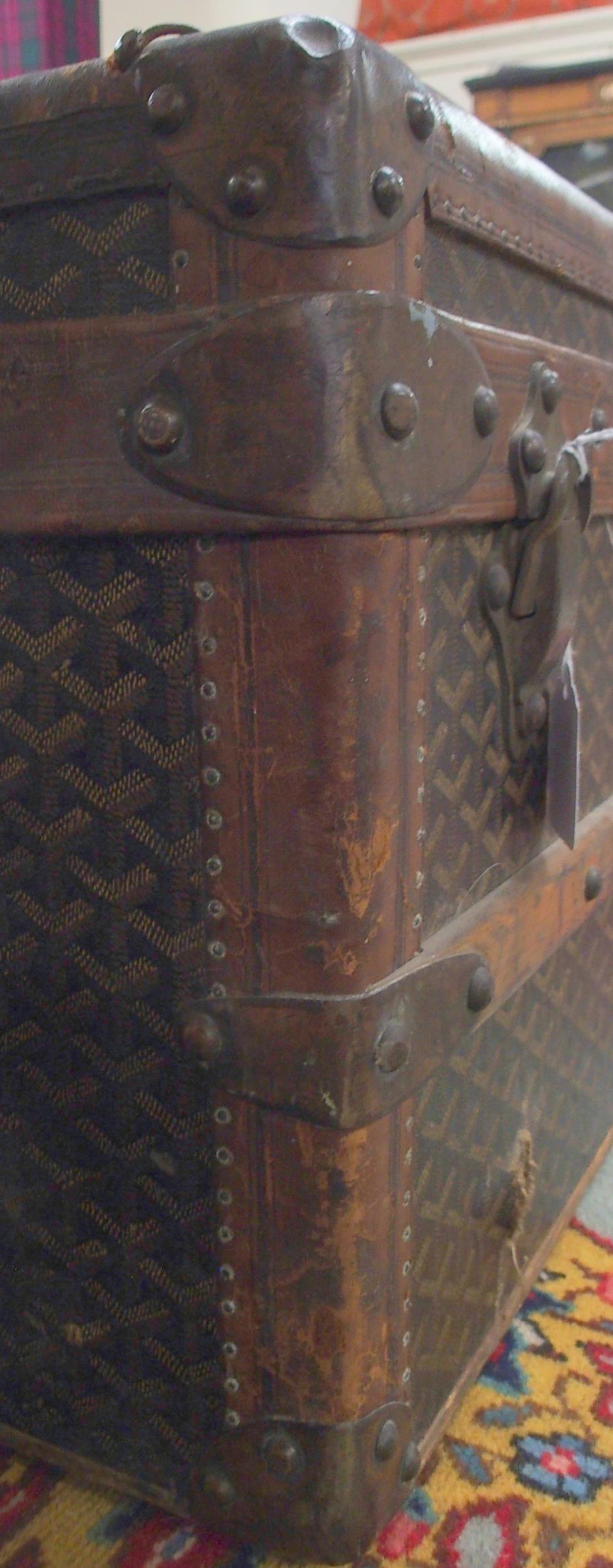 AN E GOYARD PARIS LEATHER AND WOOD BOUND STEAMER TRUNK with all-over printed design, leather edges - Image 18 of 29