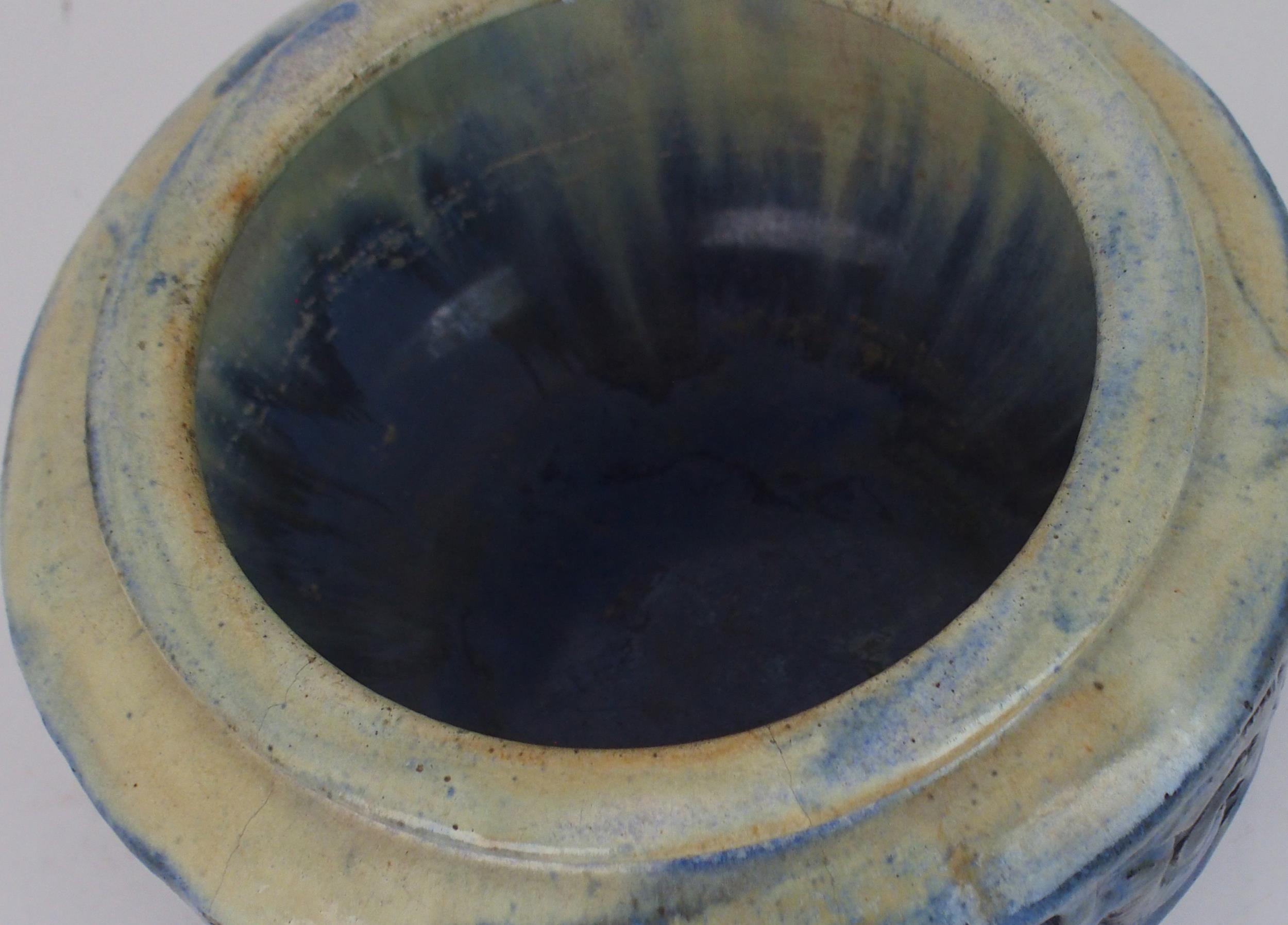 FULPER POTTERY, USA BOWL circa 1920, with peacock feather decoration in blue glaze, 25cm diameter - Image 4 of 5