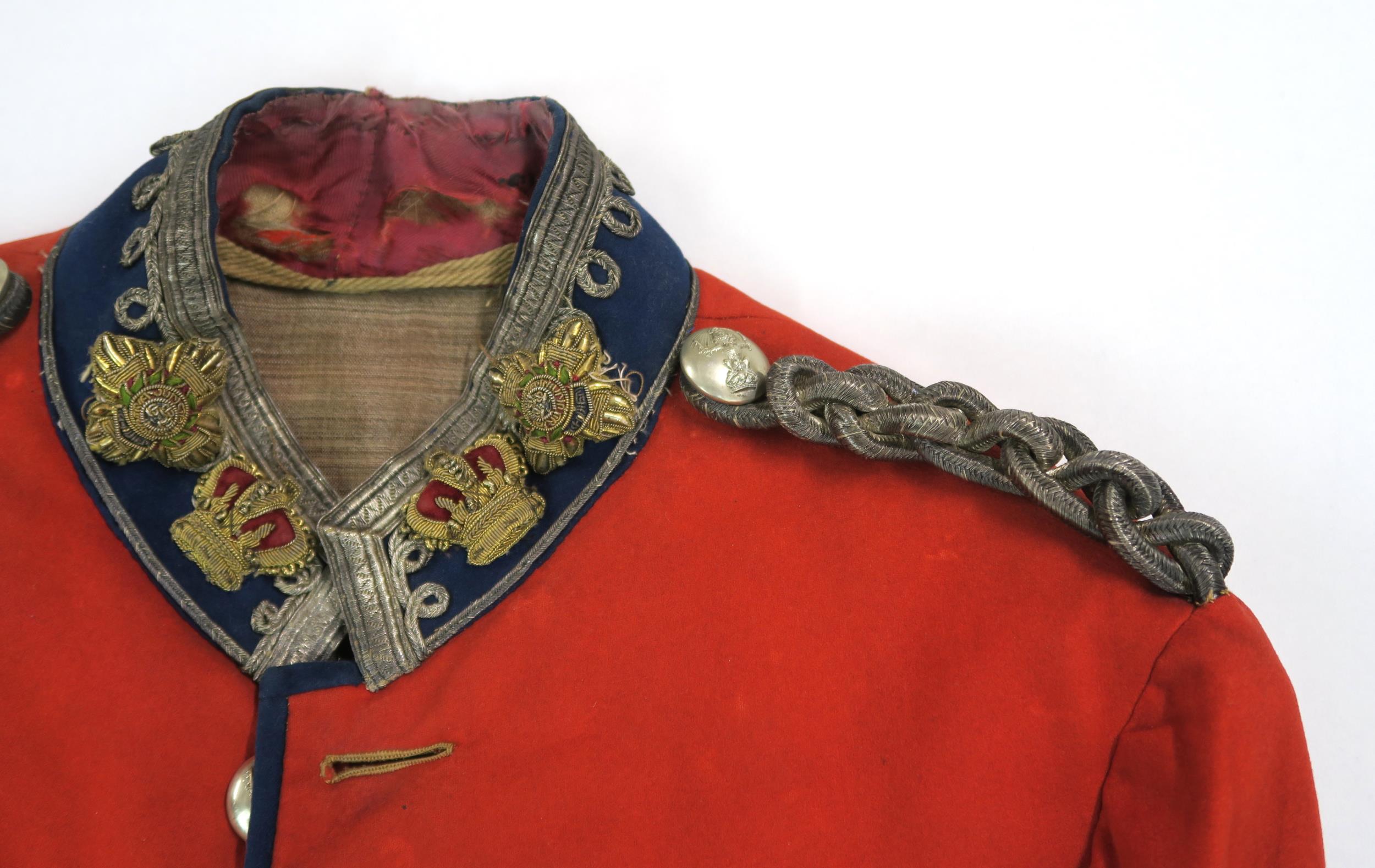 A VICTORIAN QUEEN'S OWN GLASGOW YEOMANRY LIEUTENANT-COLONEL'S SCARLET TUNIC Of fine Melton wool - Image 3 of 5